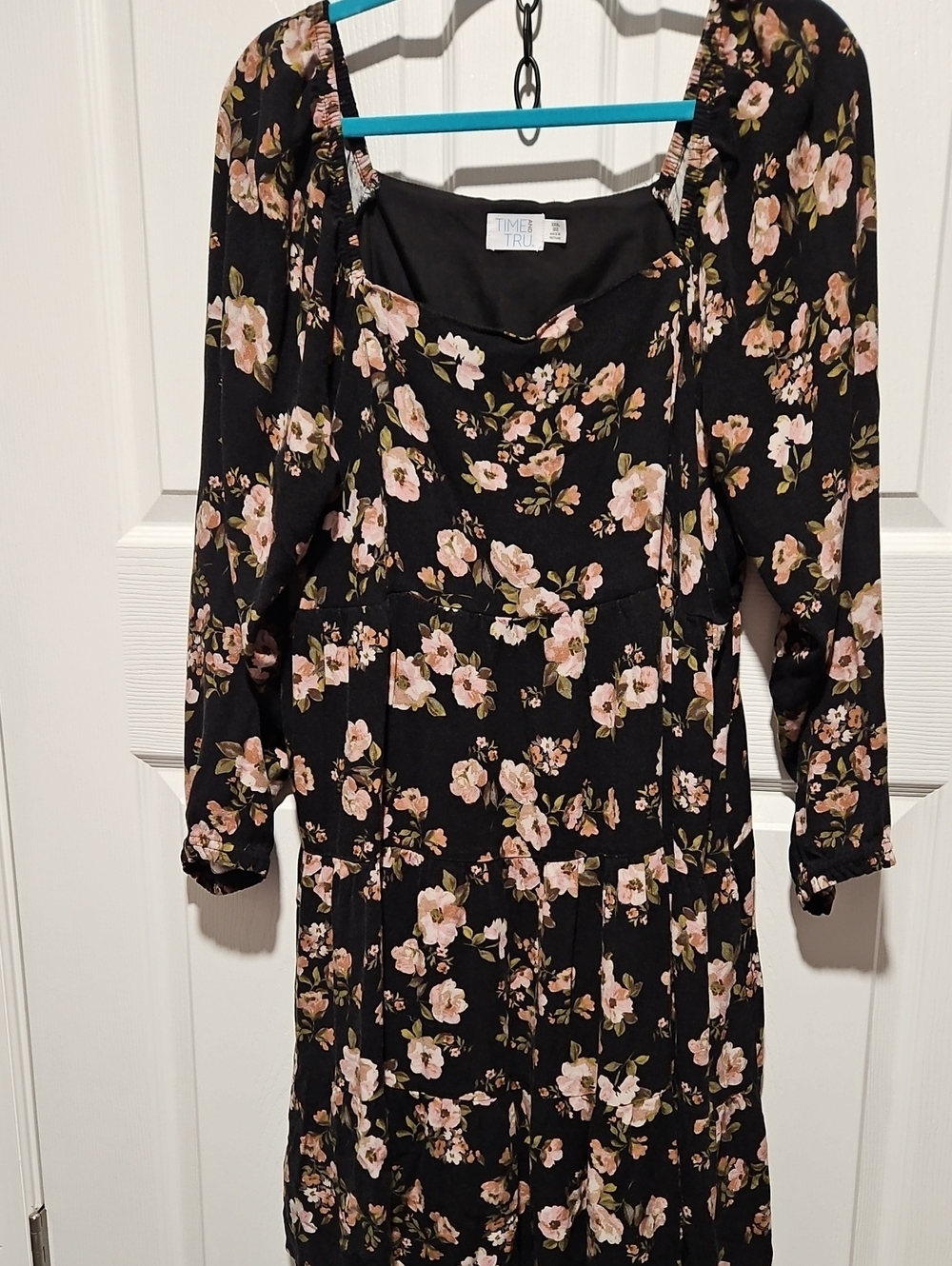 Time and Tru Black Floral Long-Sleeve Midi Dress